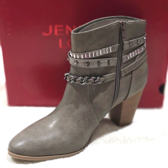 Jennifer Lopez ✦ Black Ankle Boots ✦ Block Heel w/ Leather Straps & Chain Detail - Picture 4 of 14